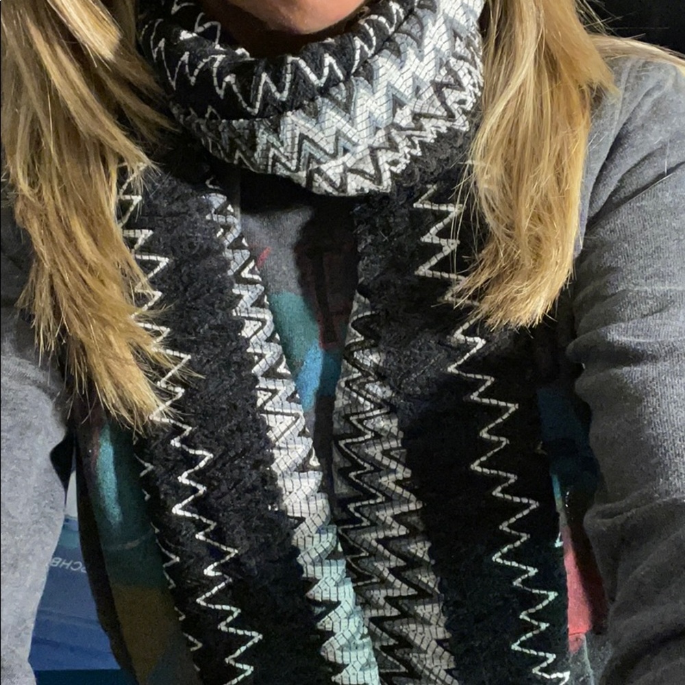 Missoni Scarf - Picture 6 of 7
